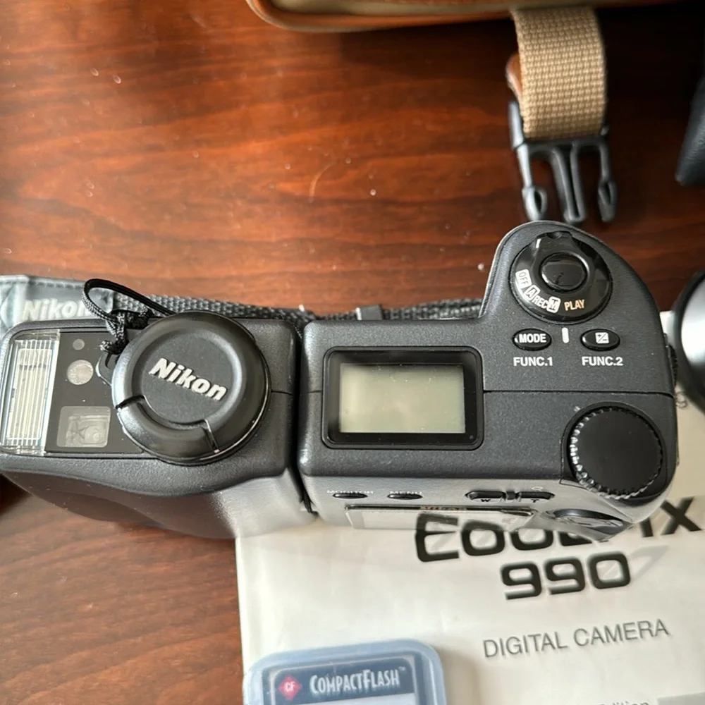 Nikon Coolpix 990 Digital Camera and accessories